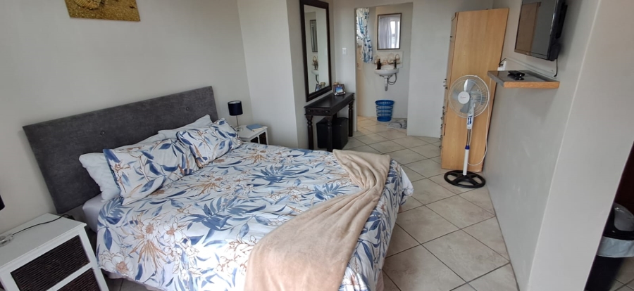 9 Bedroom Property for Sale in Winterstrand Eastern Cape
